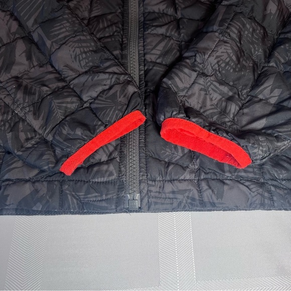Youth The North Face Black & Orange lightweight jacket - Picture 4 of 7